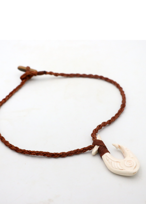 Makau Hook Bone Pendent Necklace