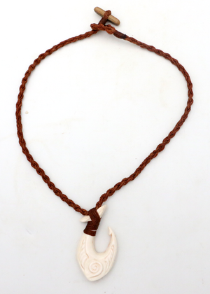 Makau Hook Bone Pendent Necklace