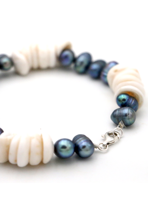 Black Pearl and Hawaiian Puka Shell Bracelet