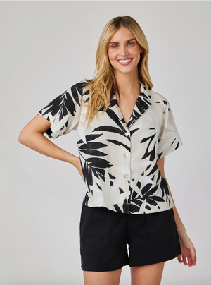 Short Sleeve Flowy Button Down - Maui Palm