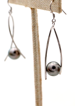 Tahitian Pearl Suspended Dangle Earring