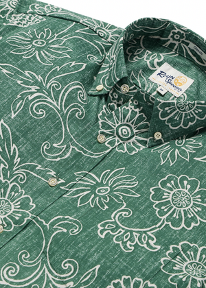 Hawaiian Gardenias in Pine