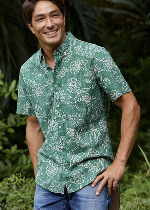 Hawaiian Gardenias in Pine