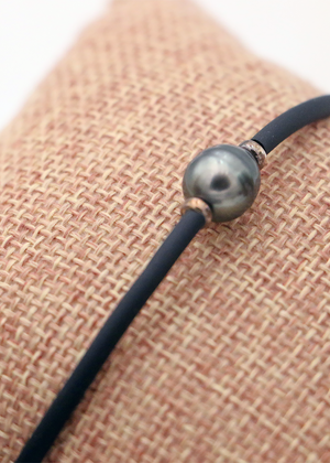 Tahitian Pearl Bracelet with Tubing Memory Wire