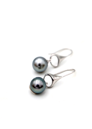Tahitian Pearl with WHALE TALE Earrings
